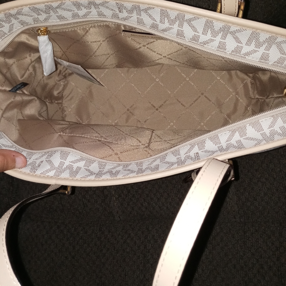 Mk purse - Picture 2 of 3